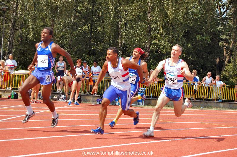 M40 4x100m relay 2.jpg